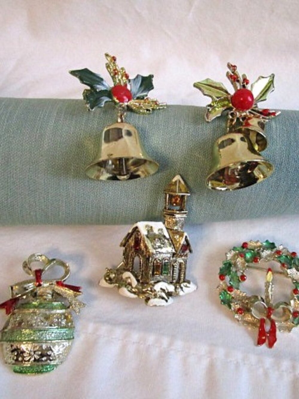 Lot of 5 Vintage Christmas Pins - 2 Bells, Wreath, Bulb and Church.